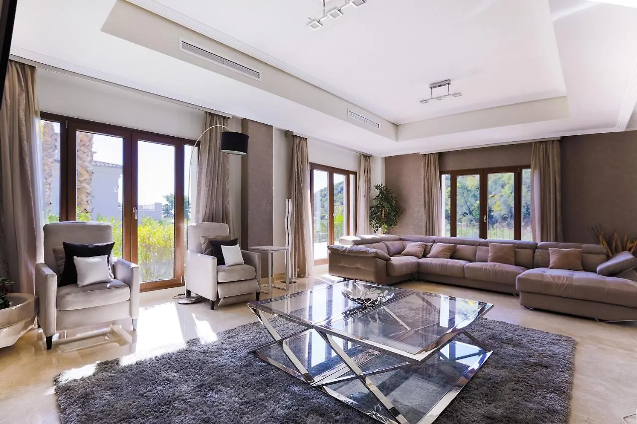 Luxury 4Br Villa - Benahavis Hills & Country Club