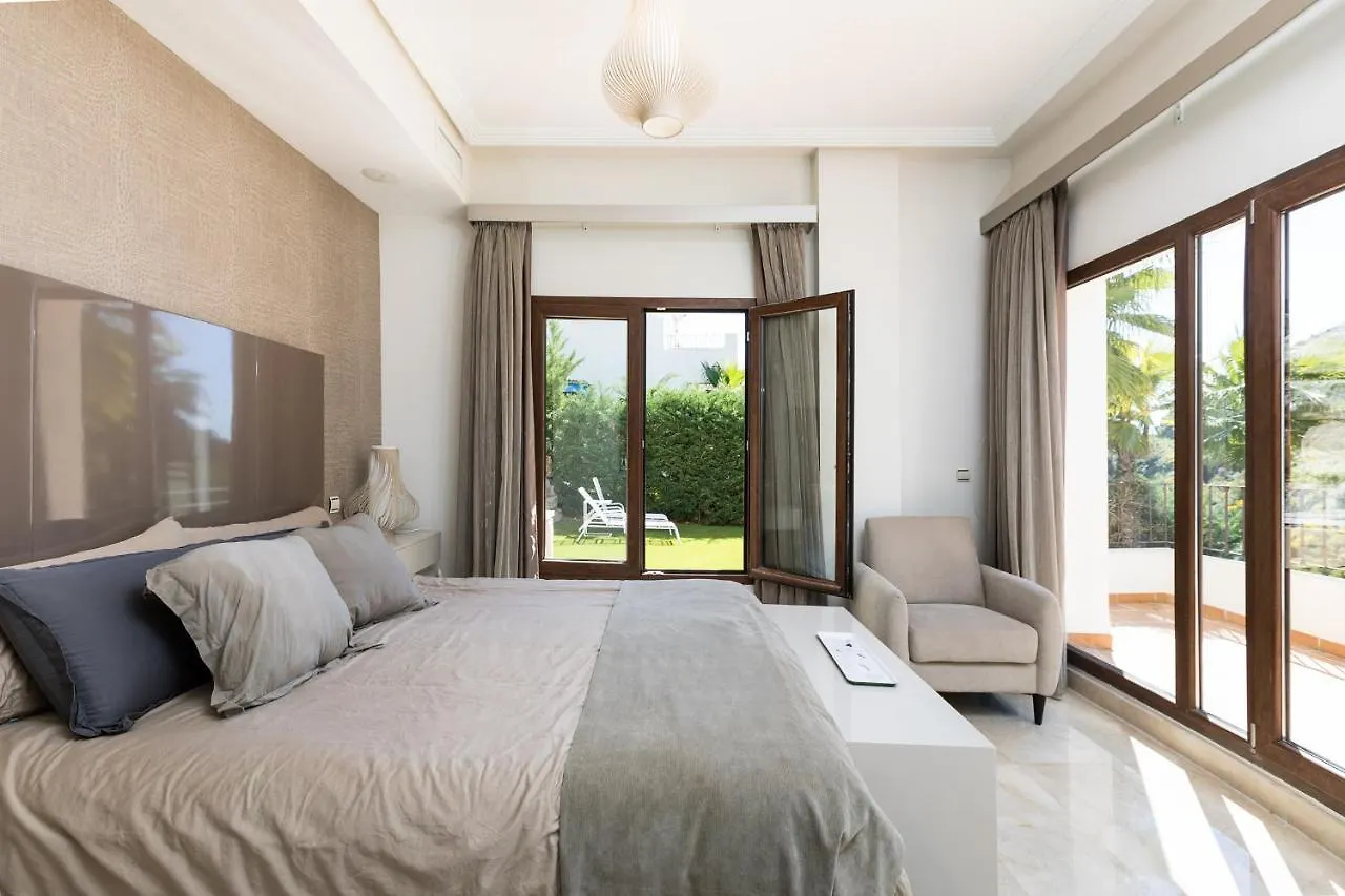 Luxury 4Br Villa - Benahavis Hills & Country Club