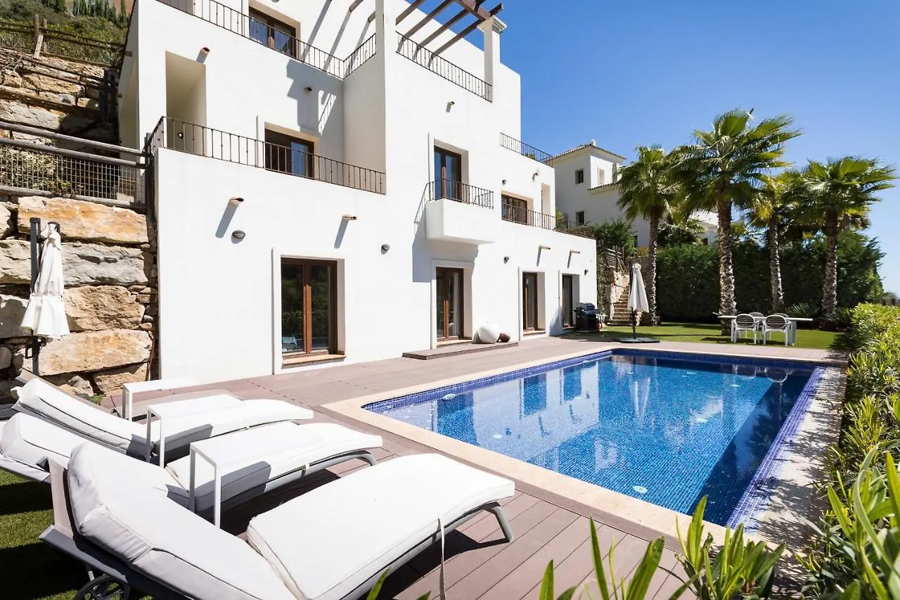 Luxury 4Br Villa - Benahavis Hills & Country Club