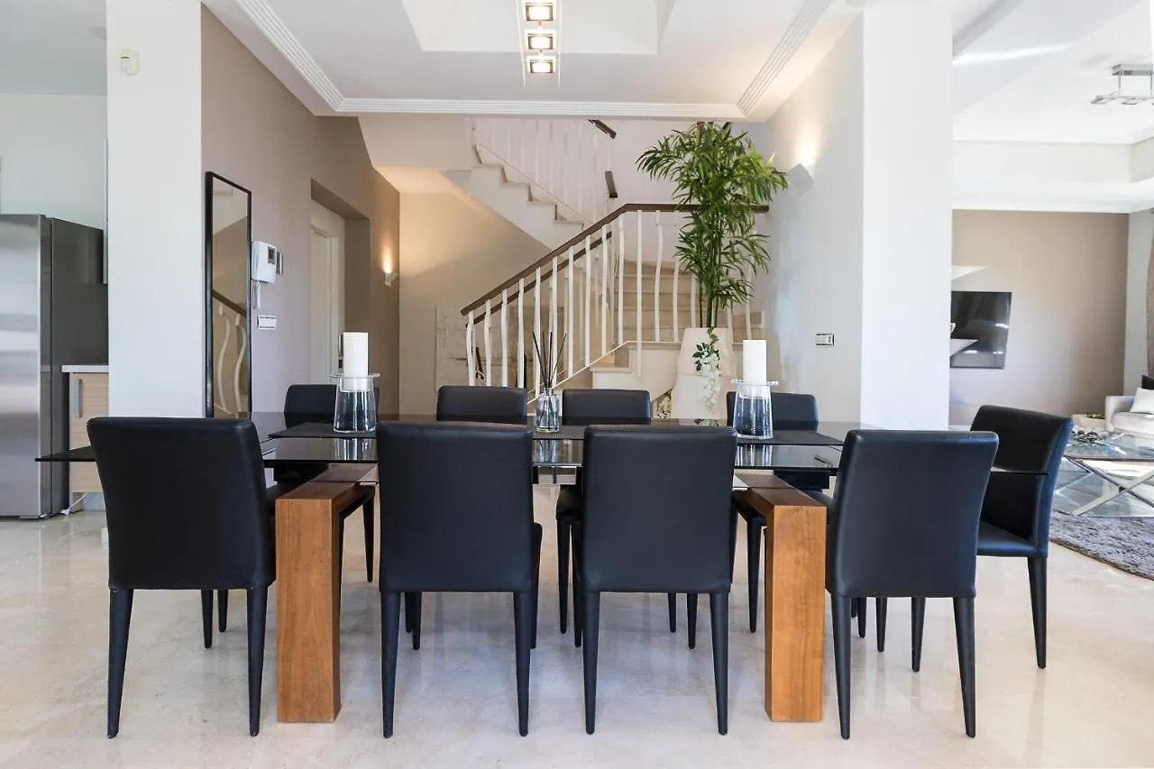 Luxury 4Br Villa - Benahavis Hills & Country Club 0*,