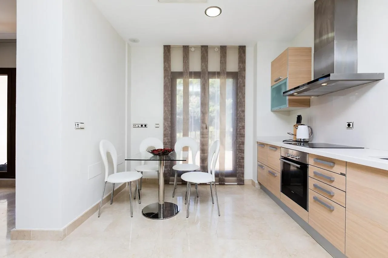 Luxury 4Br Villa - Benahavis Hills & Country Club