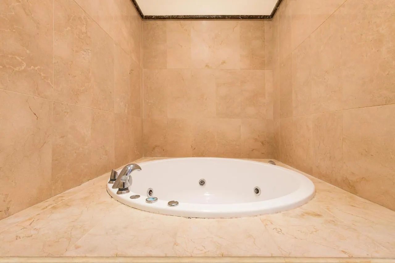 Luxury 4Br Villa - Benahavis Hills & Country Club