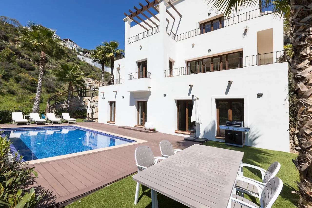 Luxury 4Br Villa - Benahavis Hills & Country Club