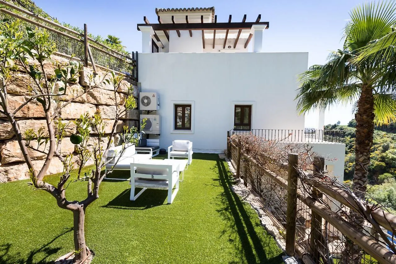 Luxury 4Br Villa - Benahavis Hills & Country Club